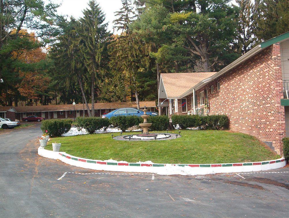 Atlas Motor Lodge Highland Exterior photo