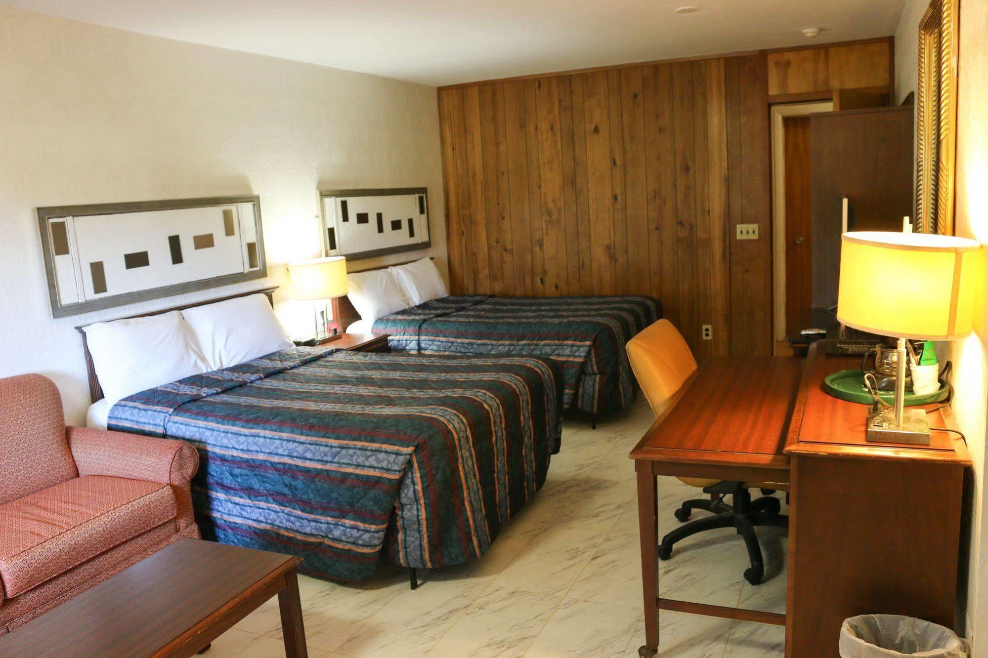 Atlas Motor Lodge Highland Exterior photo